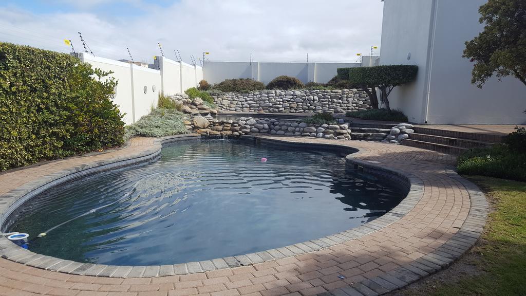 Whale View Self Catering Apartment Hermanus Zewnętrze zdjęcie